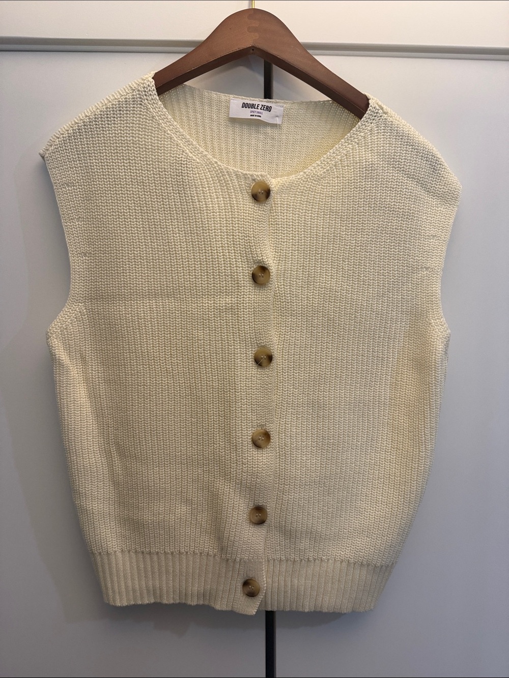 Double Zero NWT Cream Knit  Vest